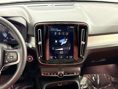 2020 Volvo XC40 Momentum