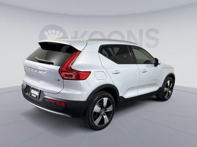 2020 Volvo XC40 Momentum