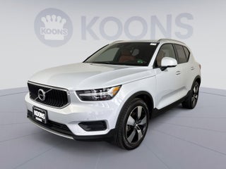 2020 Volvo XC40 Momentum