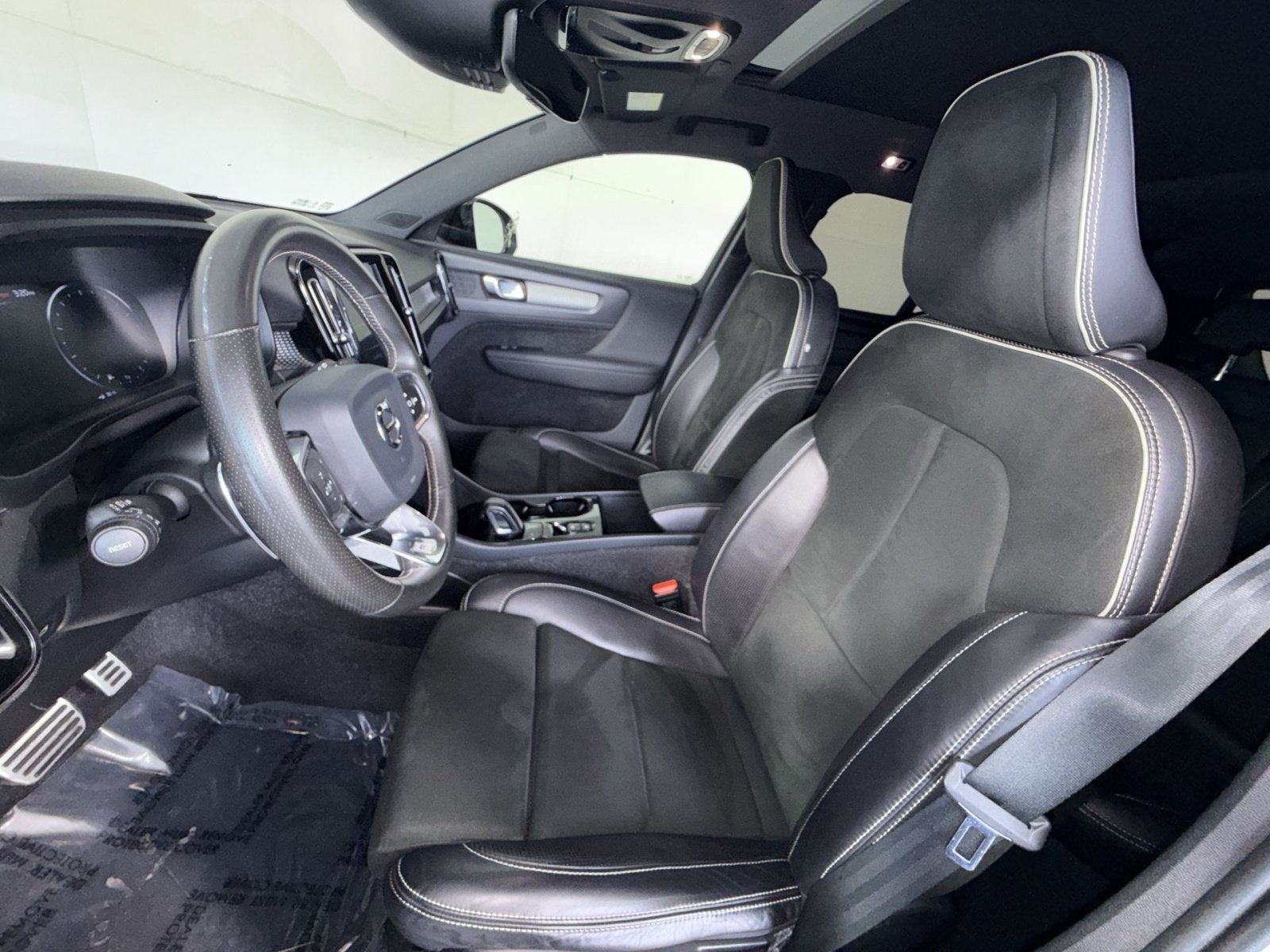 2020 Volvo XC40 R-Design
