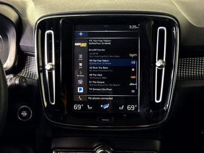 2020 Volvo XC40 R-Design