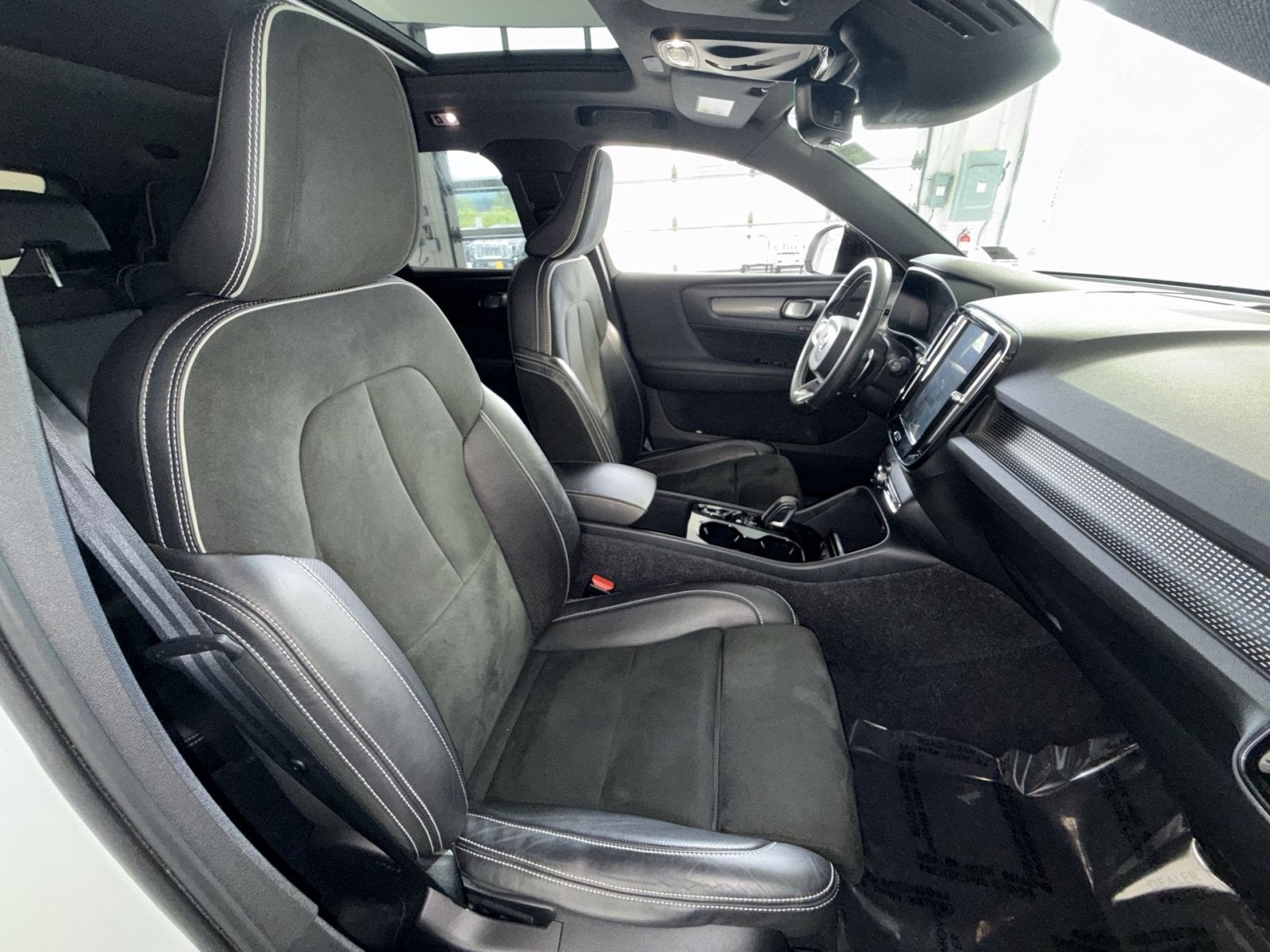 2020 Volvo XC40 R-Design