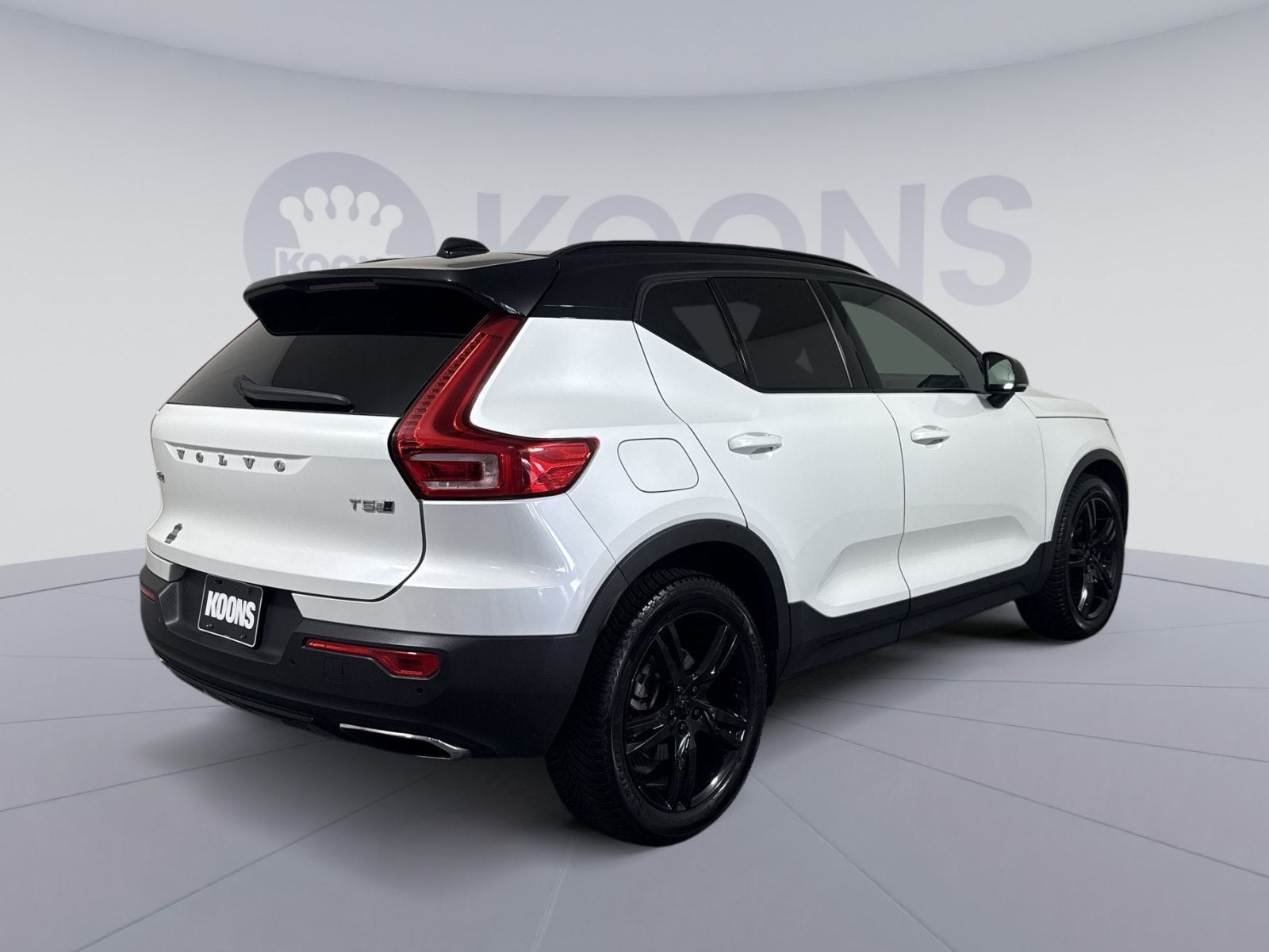 2020 Volvo XC40 R-Design