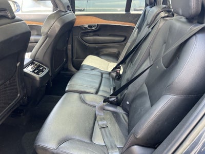 2022 Volvo XC90 Momentum