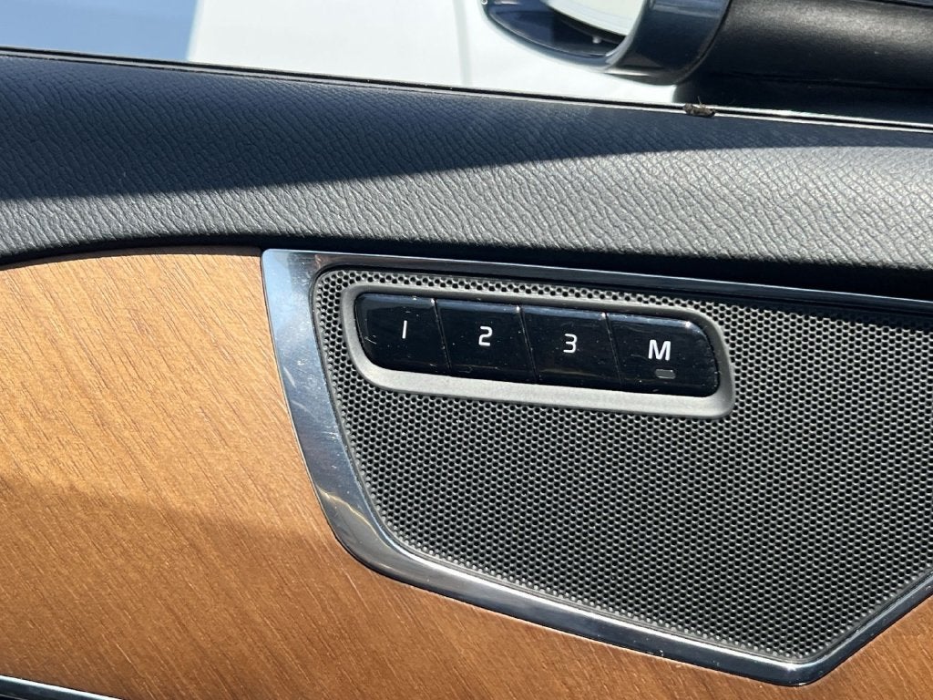 2022 Volvo XC90 Momentum