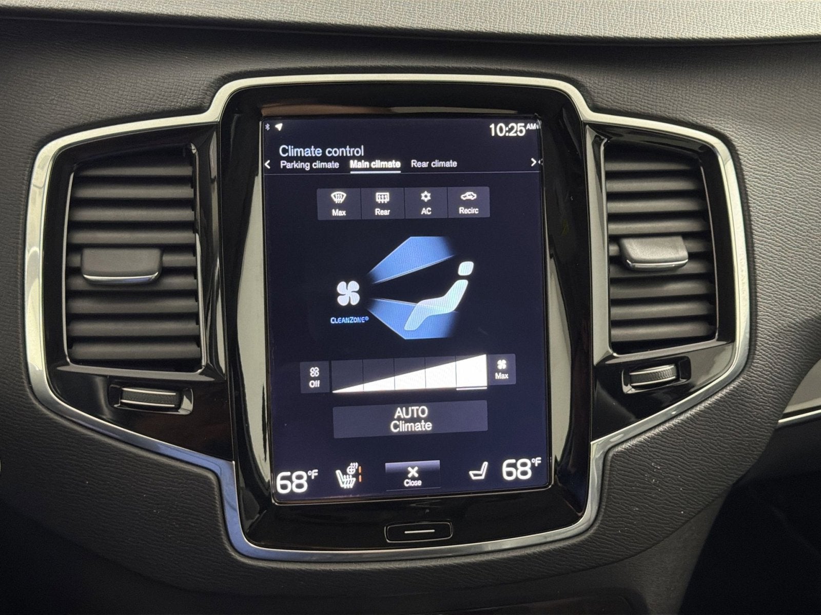 2017 Volvo XC90 Momentum