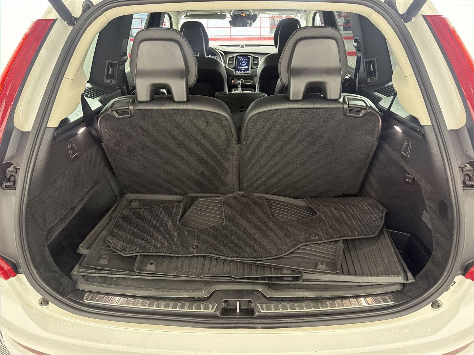 2017 Volvo XC90 Momentum