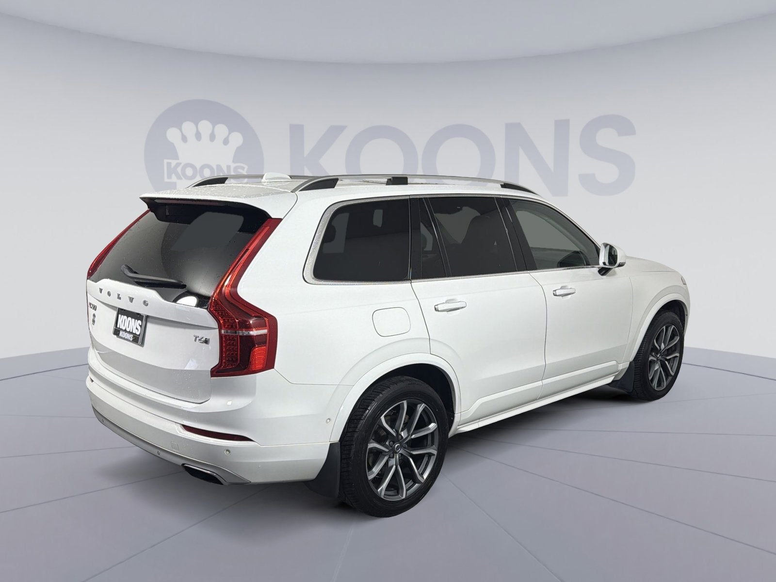 2017 Volvo XC90 Momentum