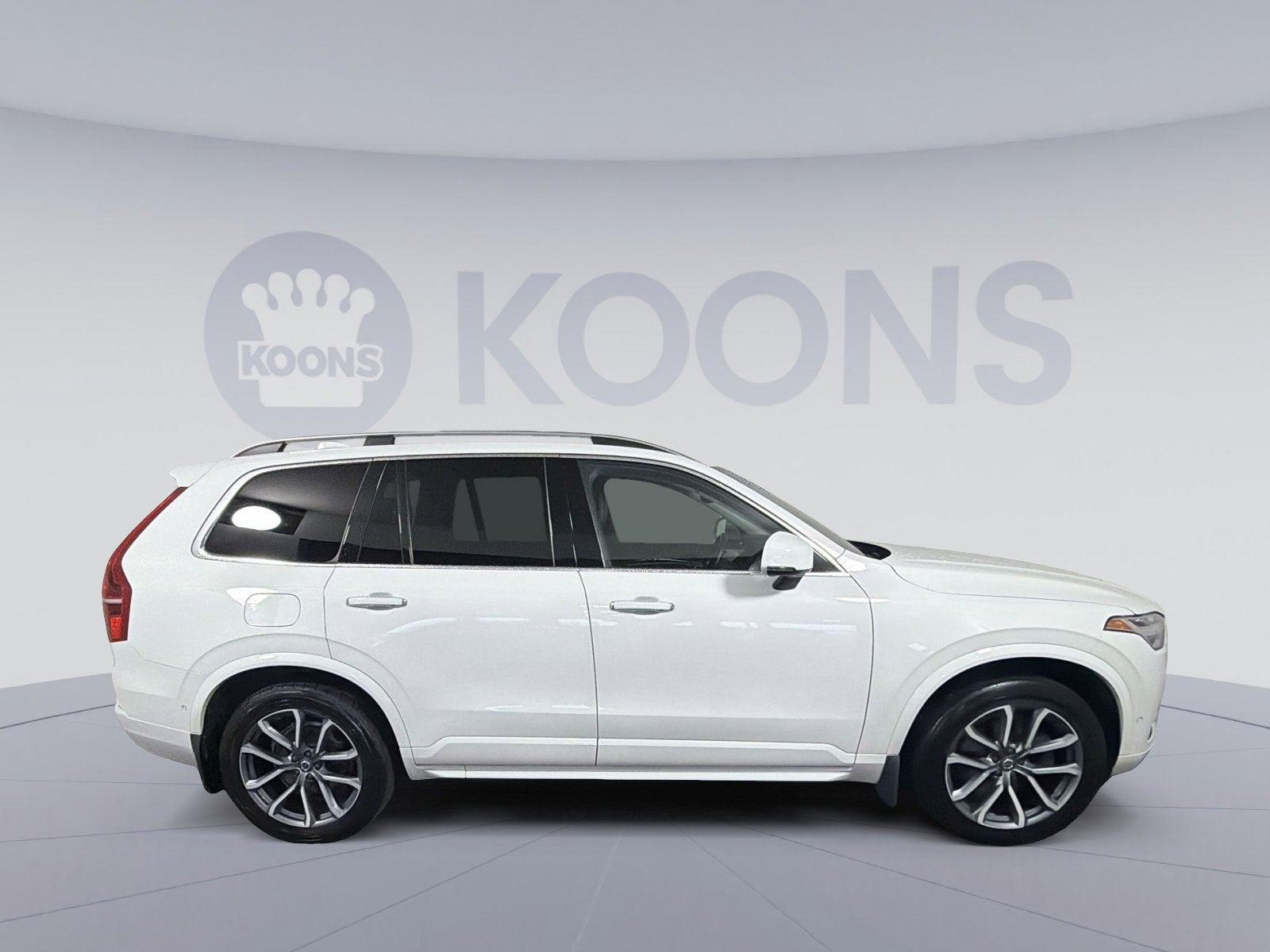 2017 Volvo XC90 Momentum