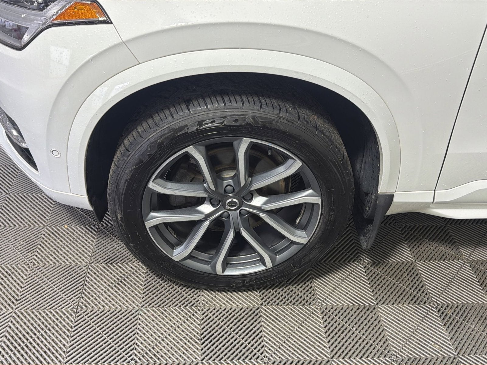 2017 Volvo XC90 Momentum